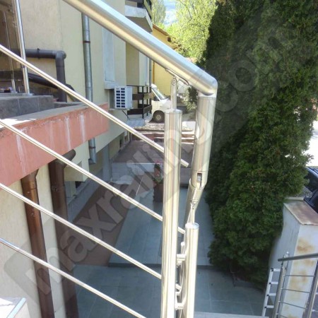 Иноксови парапети